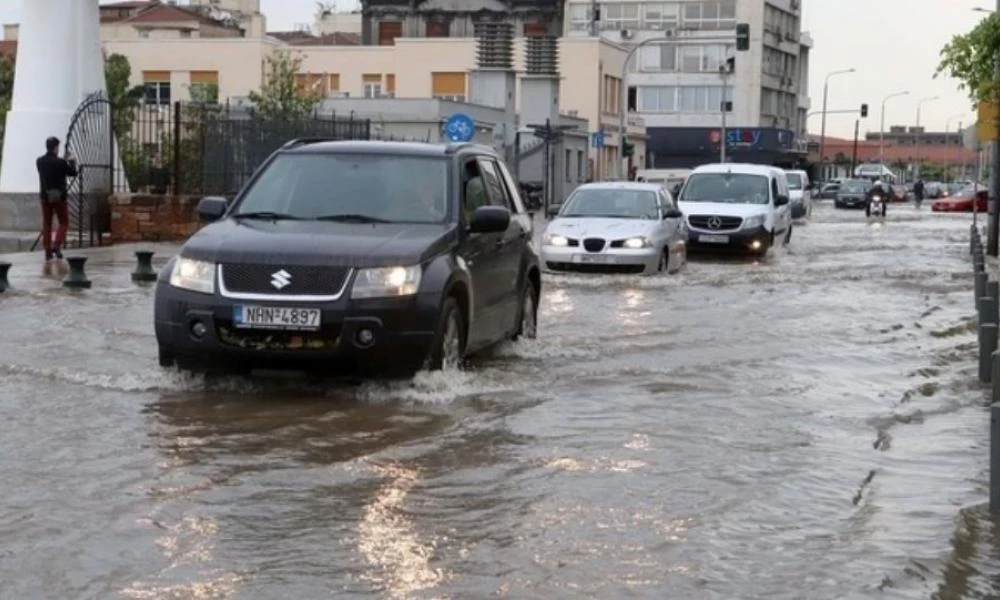 Σκηνικό καταστροφής στη Ροδόπη: Πλημμύρες και αποκλεισμένες περιοχές -Άνθρωποι εγκατέλειψαν τις οικίες τους